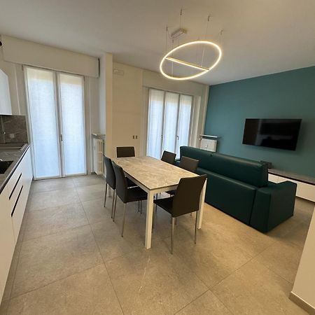Appartamento Deluxe Fronte Ospedale Леняго Екстериор снимка