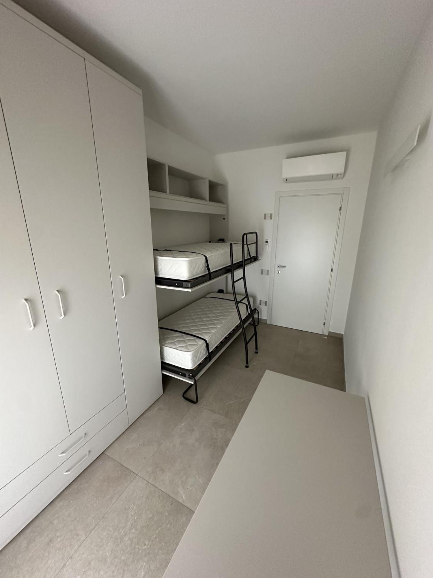 Appartamento Deluxe Fronte Ospedale Леняго Екстериор снимка