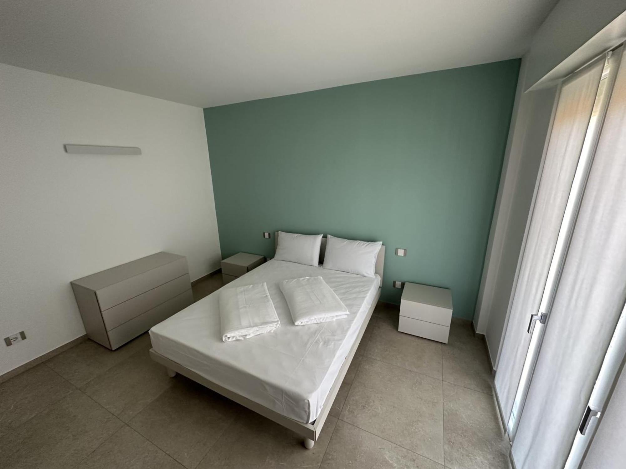 Appartamento Deluxe Fronte Ospedale Леняго Екстериор снимка